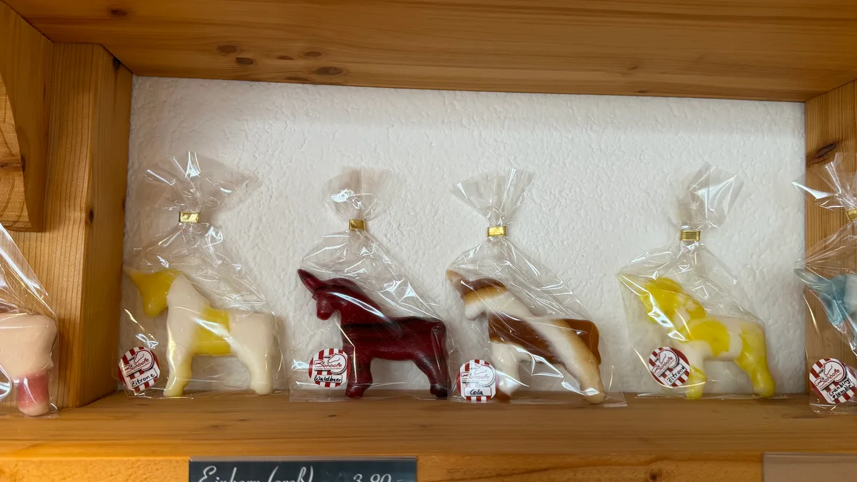 Einhorn-Lutscher einer Gmünder Bonbon-Manufaktur. Impressionen aus der Einhornstadt Schwäbisch Gmünd.